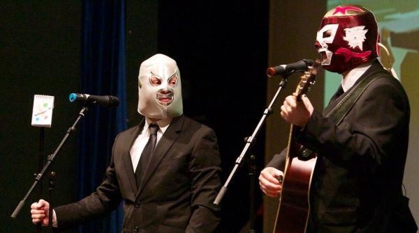 «Digitas – mir hälffe-n-eich byym goo» nutzte die freie Konkurenz (EWG) um mit dem OK des Offizielle 2011 gnadenlos abzurechnen. Herliche Verse, noch herlichere Pointen und der wohl kleinste «Helge» verhalfen zum grandiosen Sieg.